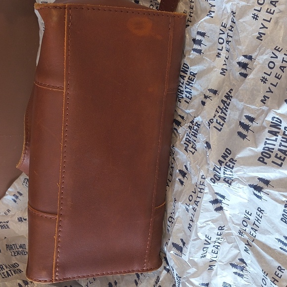 Portland Leather Goods Lola Crossbody Tote - Picture 5 of 6